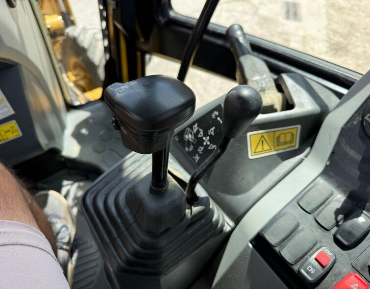 CATERPILLAR  428 F2 **FULL EQUIP**